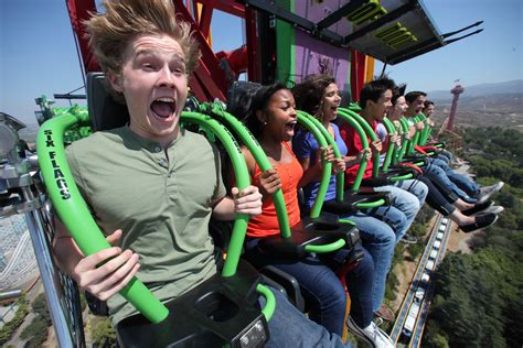 The Best Shows and Entertainment at Siz Flags Magic Mountain: Skip the Lines for the Best Seats